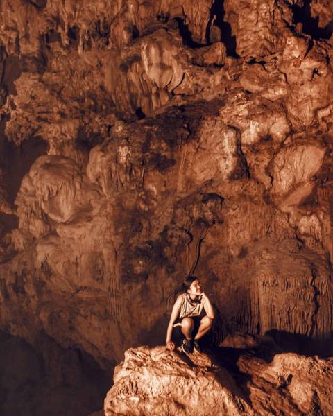 Thạch nhũ trong động Ngườm Ngao