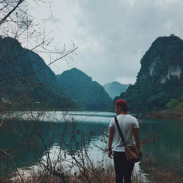 Sông Bằng dưới chân núi Nghiêu Sơn Lĩnh