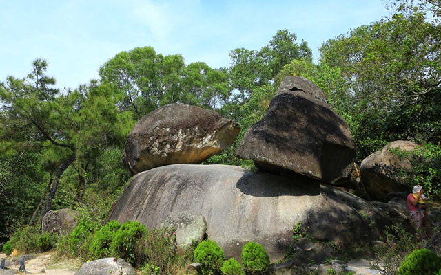 Hòn Trống Mái Thanh Hóa