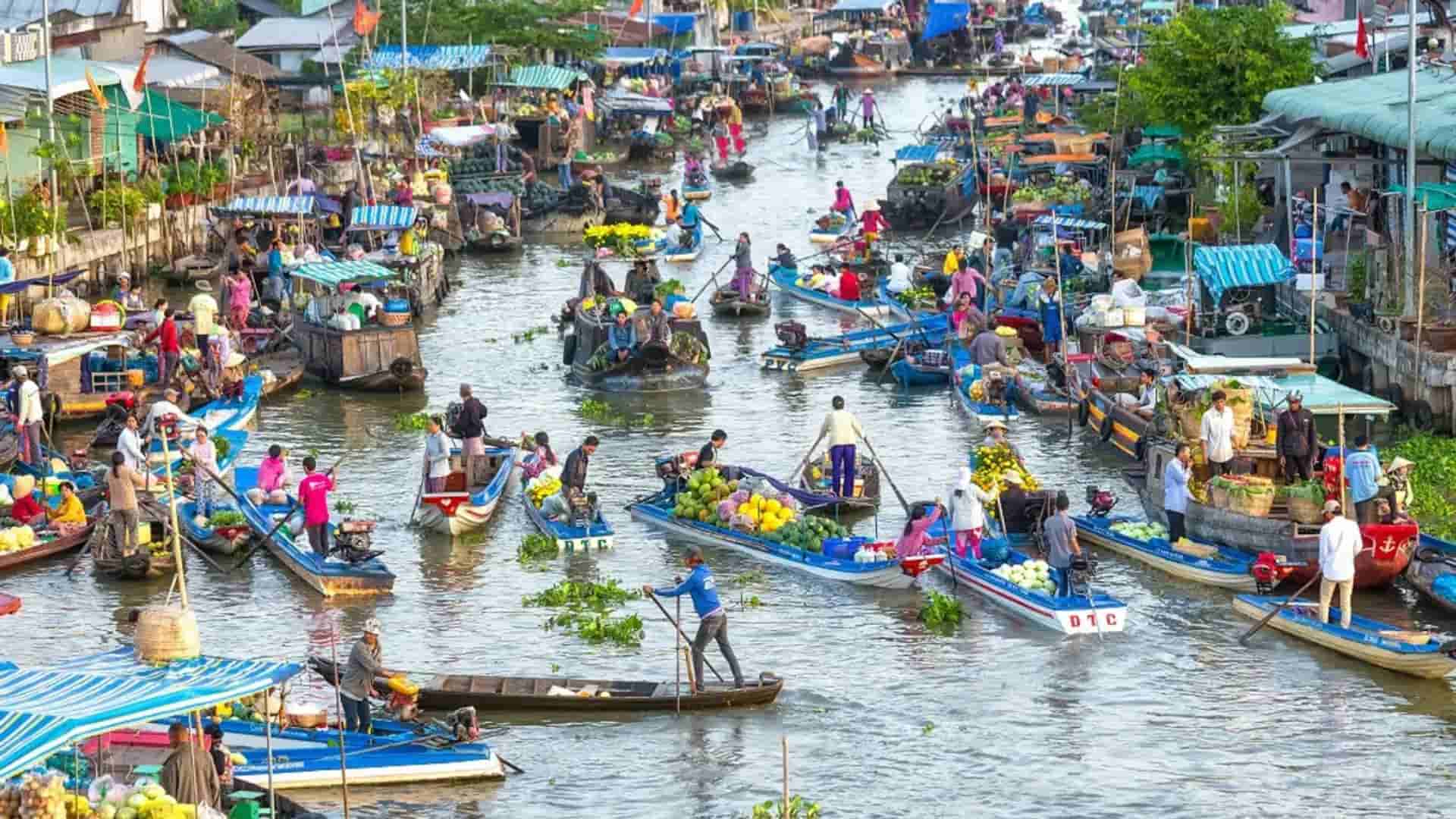 04-nhip-song-buon-ban-nhon-nhip-tren-thuyen-vao-sang-som-tai-cho-noi-long-xuyen.jpg
