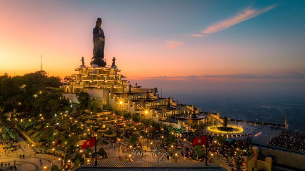Đỉnh Núi bà đen Tây Ninh 2