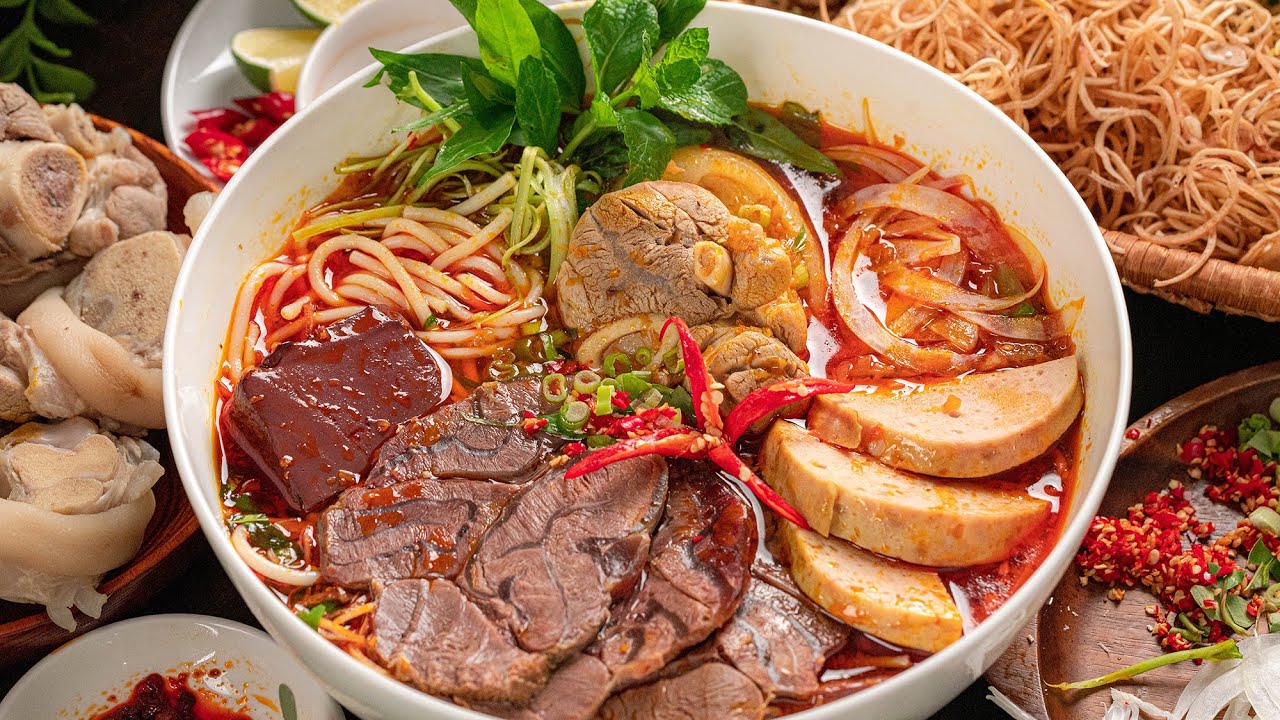 Ẩm thực Huế: Cẩm nang ăn uống từ A-Z